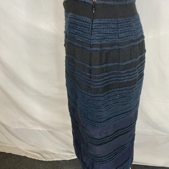 NEW CAROLINA HERRERA Women’s Mixed-Fabric Tweed Knee-Length Skirt Navy/Black – 8 - Picture 8 of 11